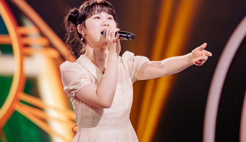 가수 아키야마 사키 