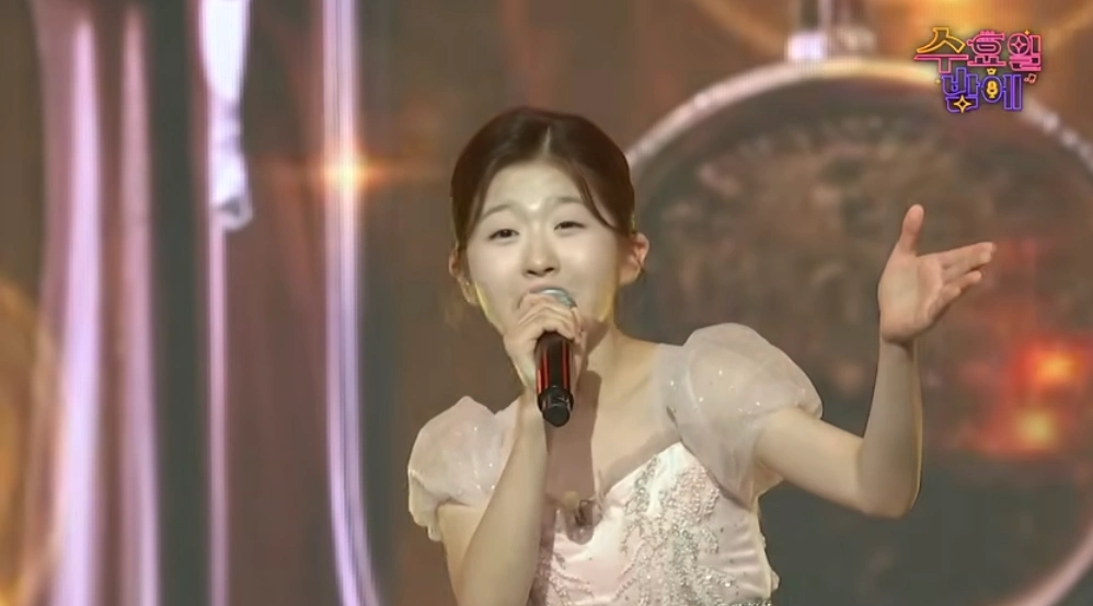 가수 윤윤서(트로트 신동) 수요일은 밤이 좋아