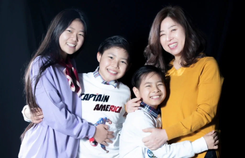 가수 완이화 어머니 동생들