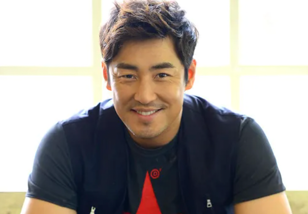 배우 김성수